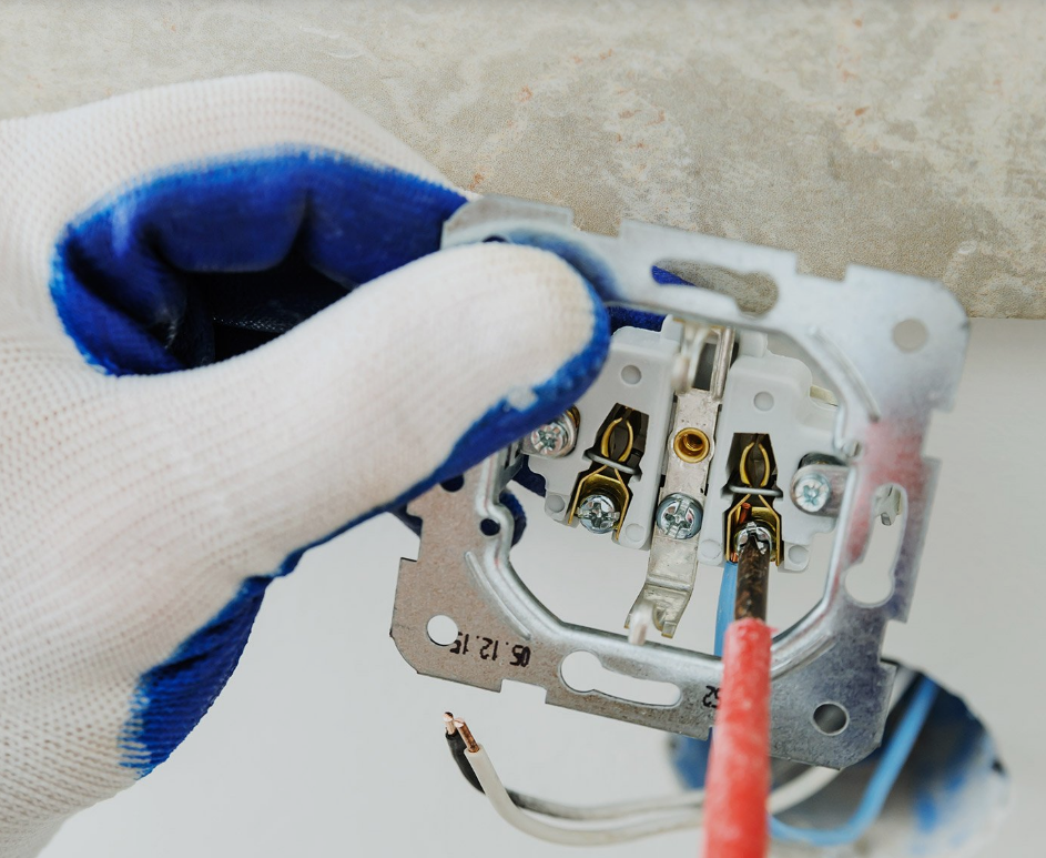 When to Call an Electrician